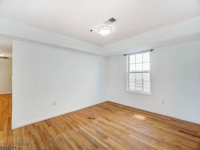 54-56 Bragaw Ave, Newark City, NJ 07112