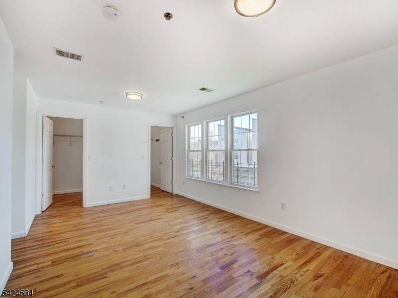 54-56 Bragaw Ave, Newark City, NJ 07112