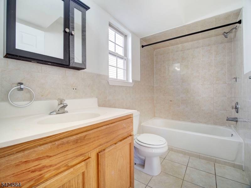 54-56 Bragaw Ave, Newark City, NJ 07112