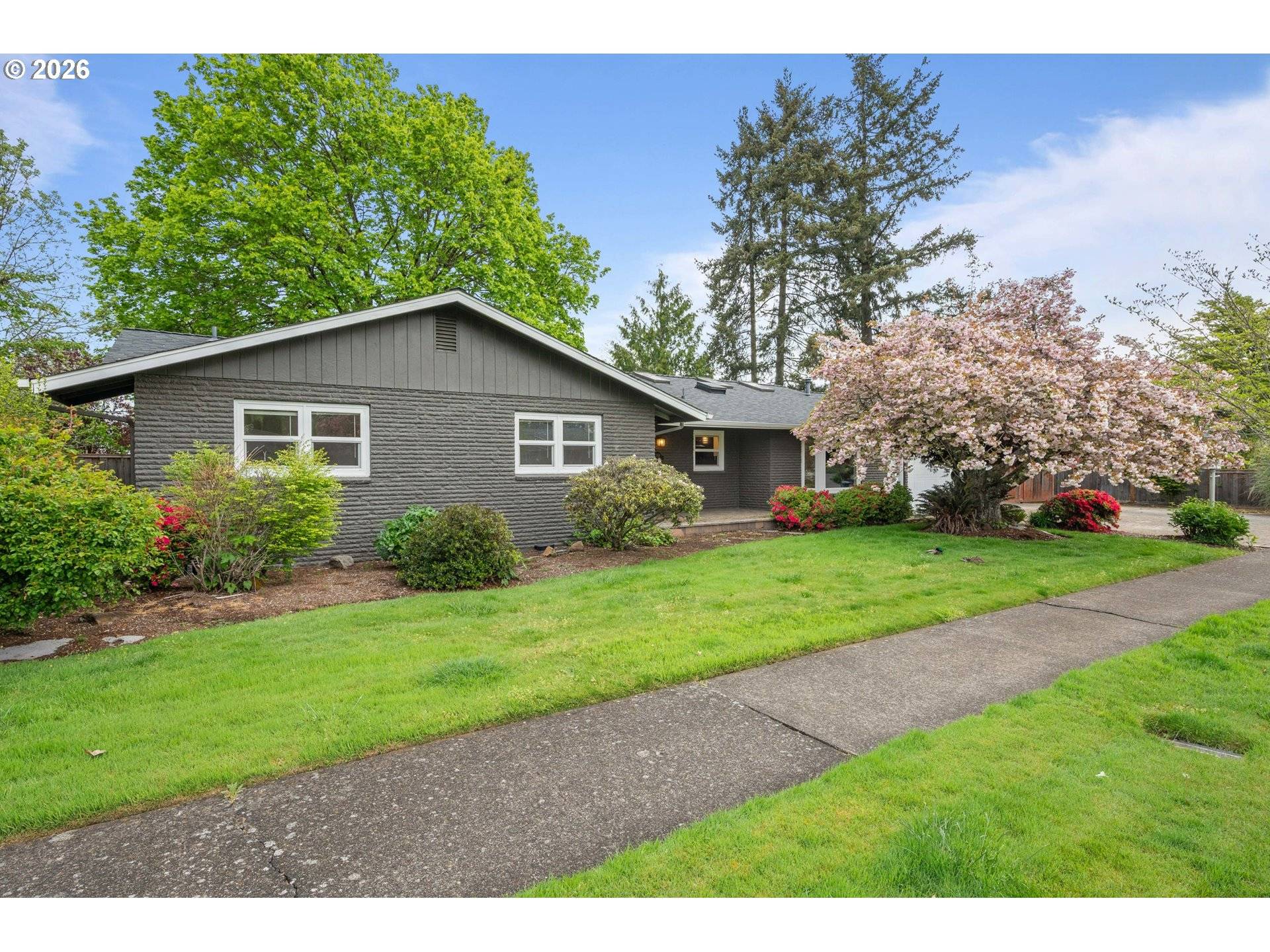 2169 KEITH WAY, Eugene, OR 97401