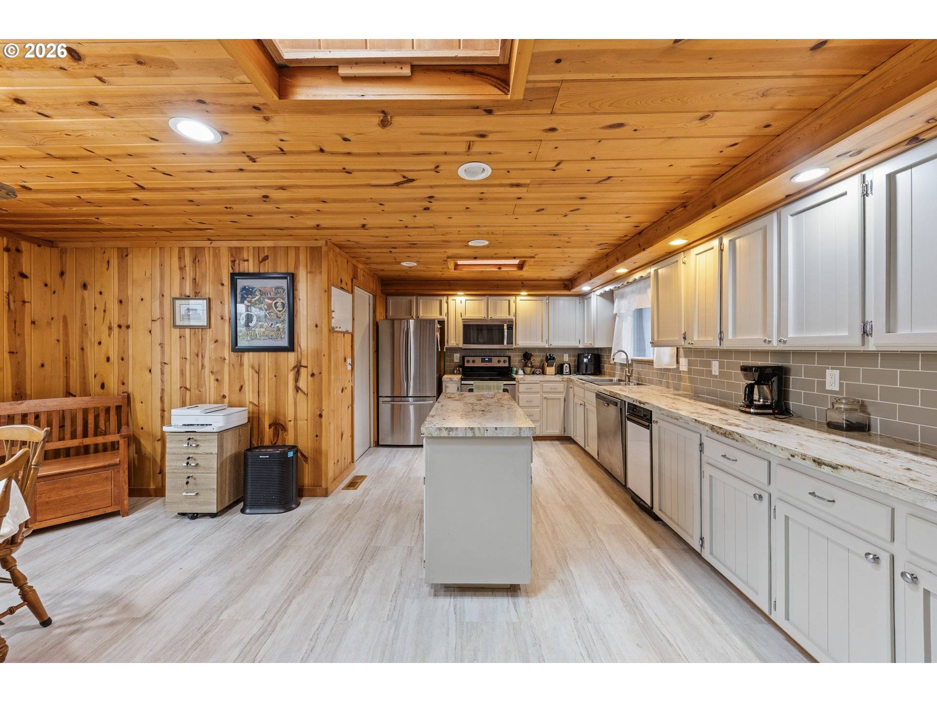 542 NW DOUGLAS ST, Dallas, OR 97338