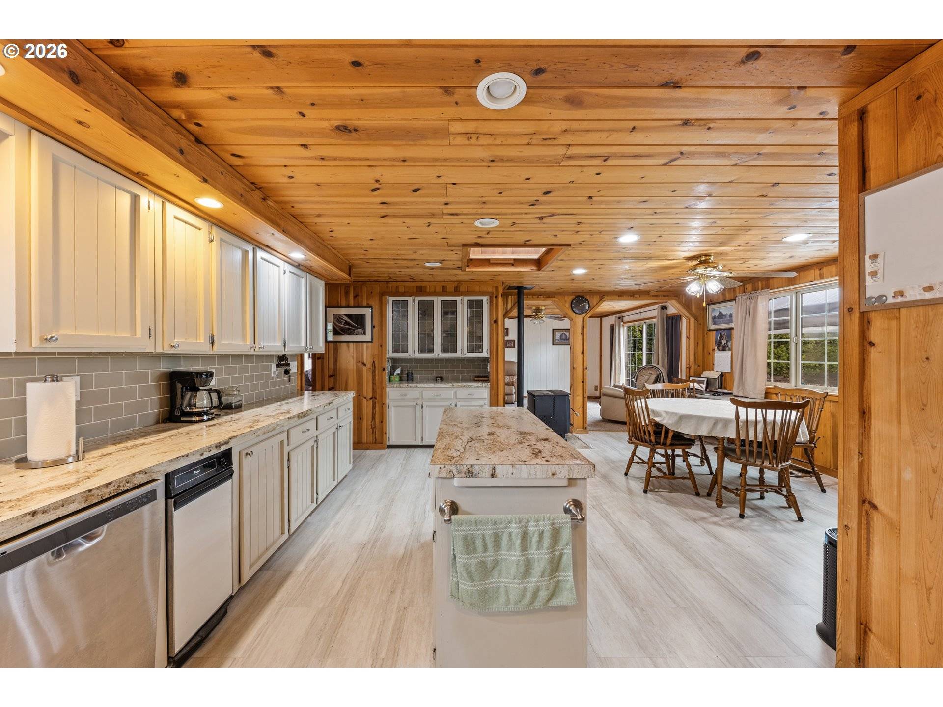 542 NW DOUGLAS ST, Dallas, OR 97338