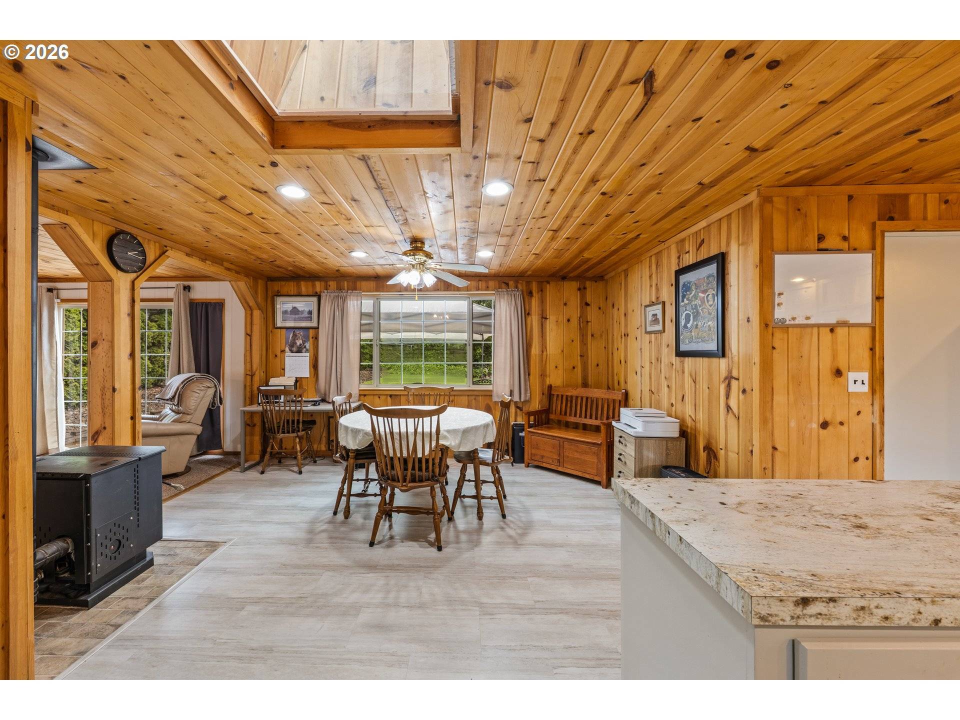 542 NW DOUGLAS ST, Dallas, OR 97338