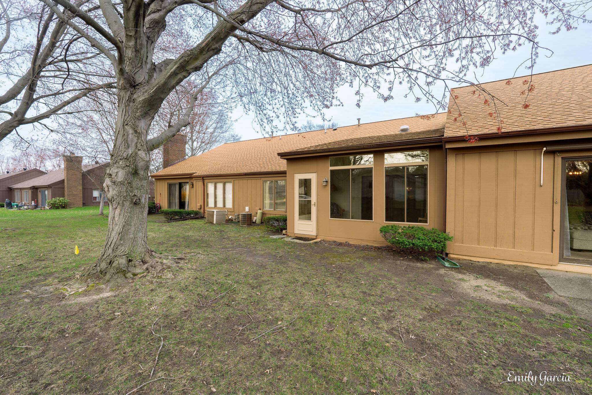 834 York AVE, Holland City, MI 49423