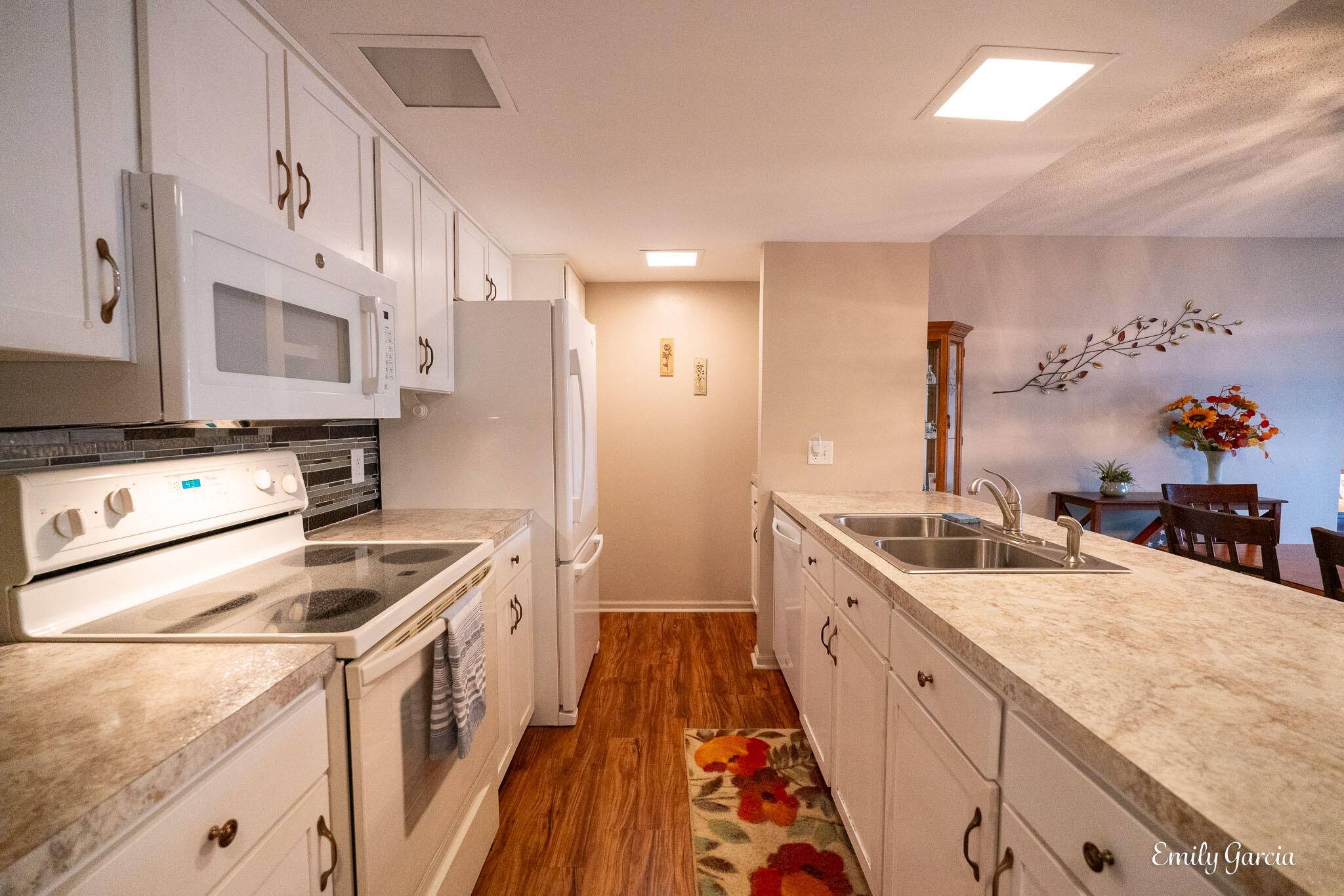 834 York AVE, Holland City, MI 49423