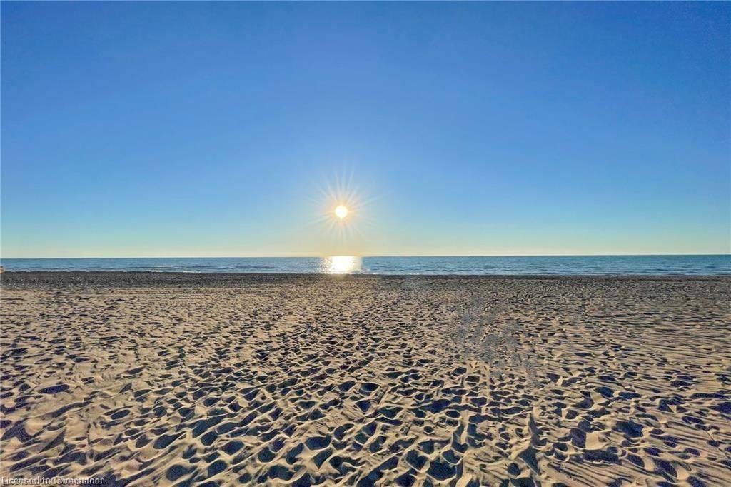 11 Dietrich CRES, Lambton Shores, ON N0M 1T0