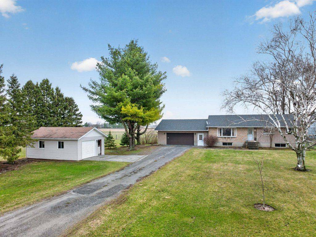 3633 Boundary aka Archie McCalpin RD, Front Of Leeds & Seeleys Bay, ON K7G 2T7