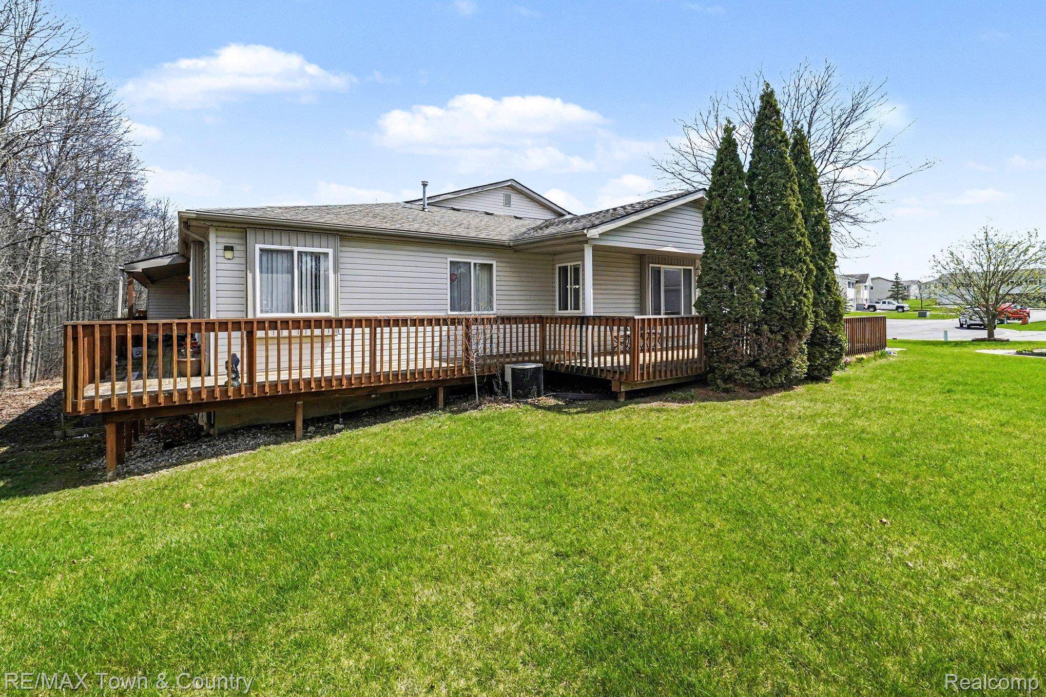 9358 Parkview CIR, Mundy Township, MI 48439