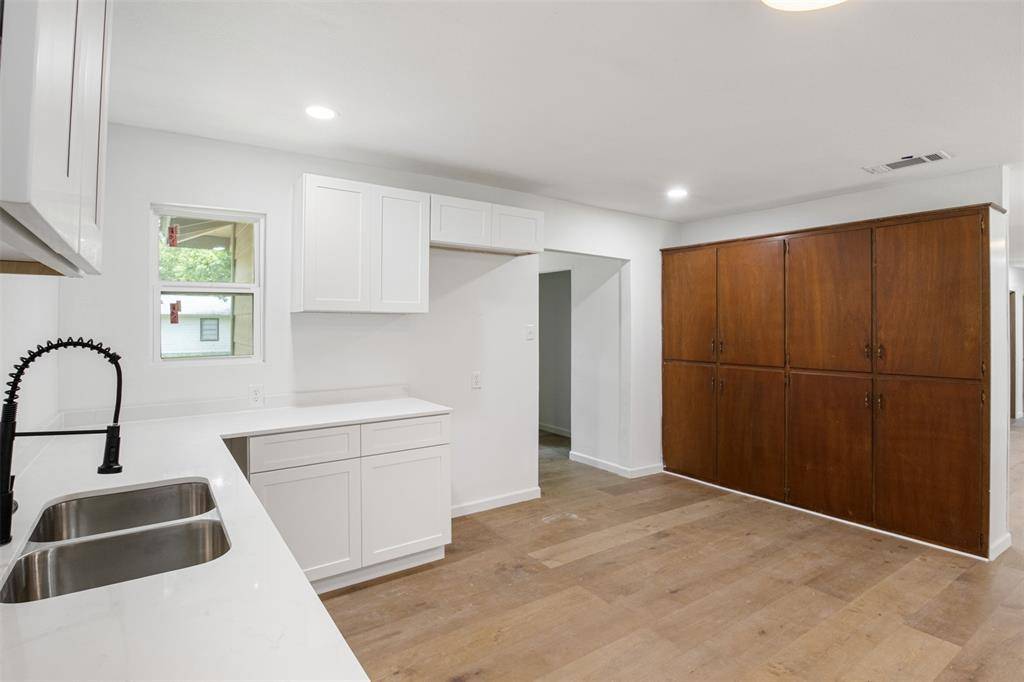 119 Circle Drive, Bogata, TX 75417