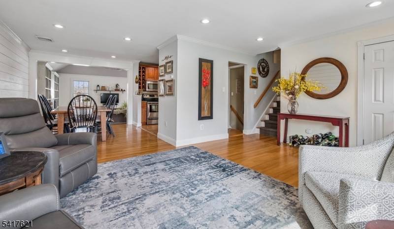 12 White Birch Ter, Kinnelon Boro, NJ 07405