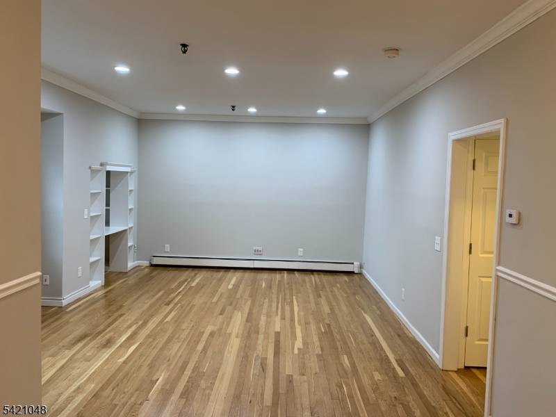 116 W 19Th St #1A, Bayonne City, NJ 07002