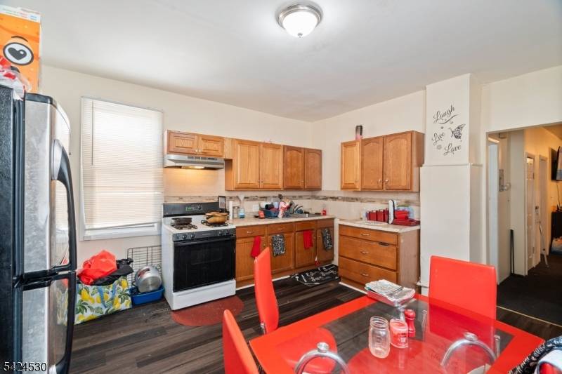 80 Pennington St, Paterson City, NJ 07501