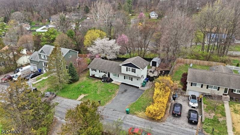 7 Jackson Ave, Vernon Twp., NJ 07462