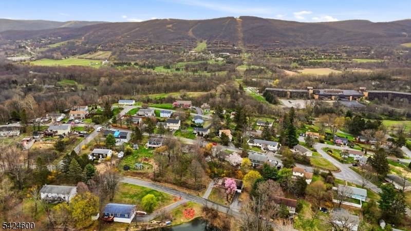 7 Jackson Ave, Vernon Twp., NJ 07462