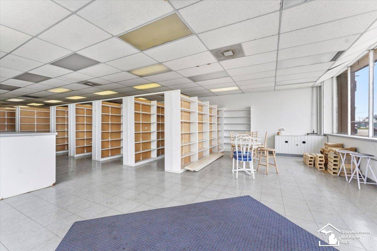 4036 Fort ST, Lincoln Park, MI 48146