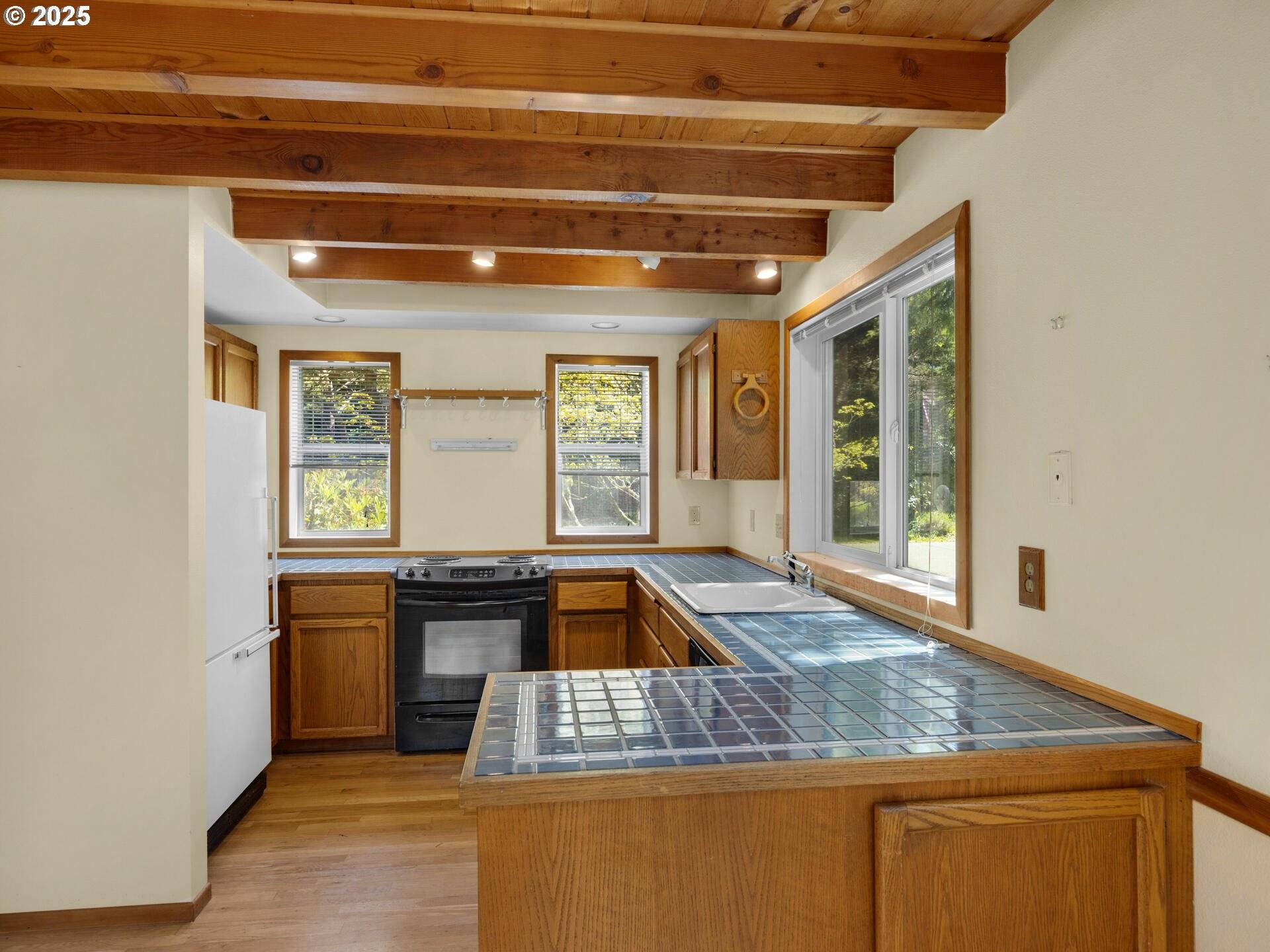 511 1ST ST, Manzanita, OR 97130