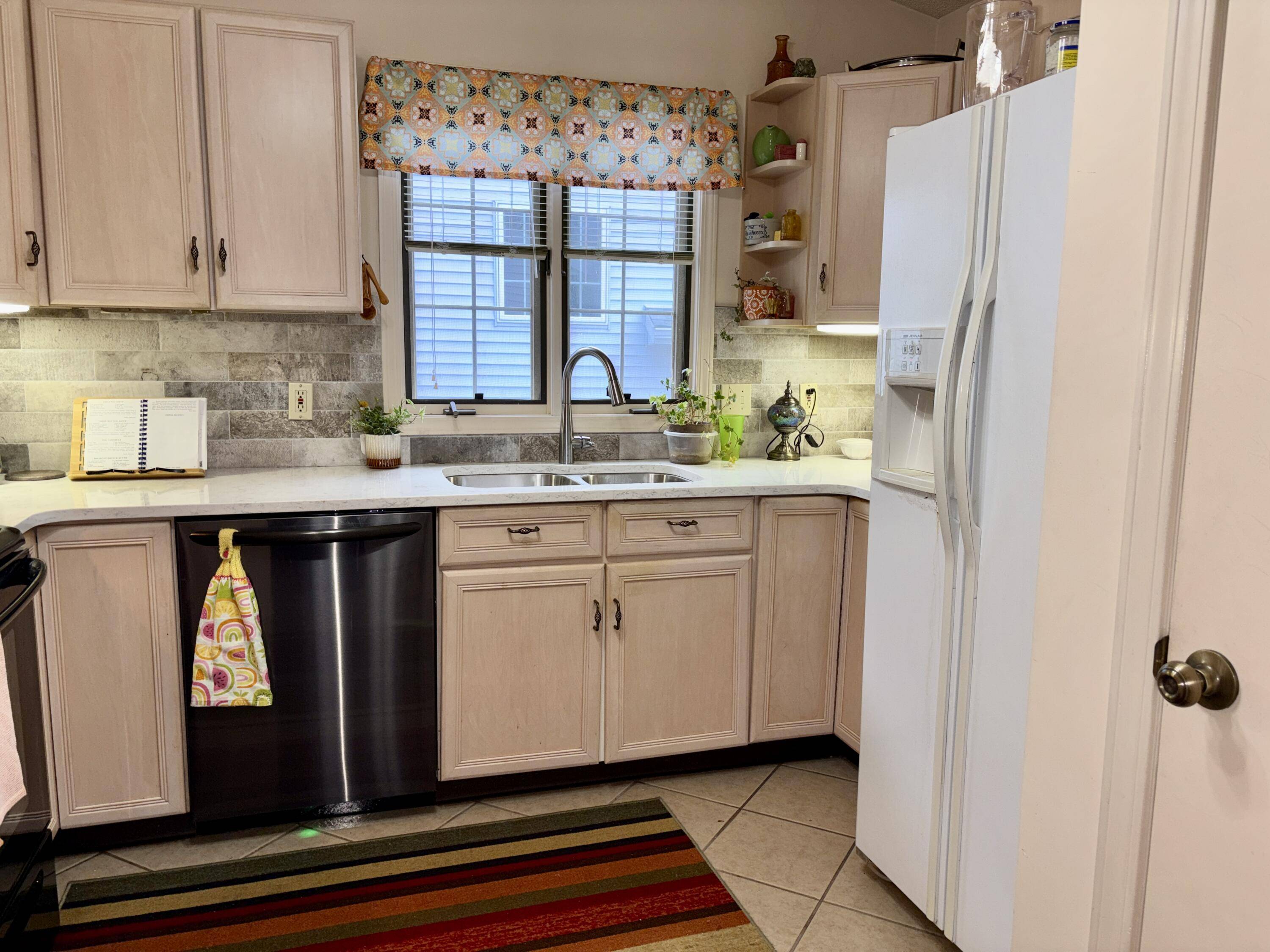 1019 Hidden Creek DR #17, Norton Shores City, MI 49441