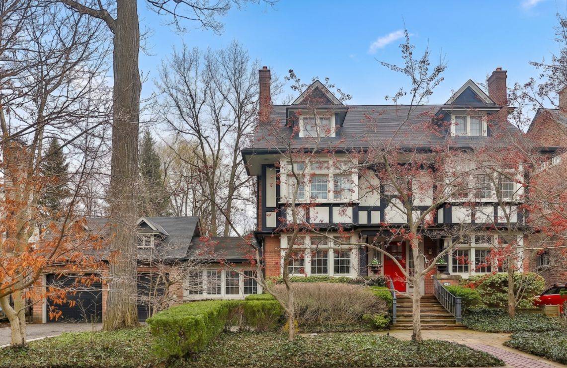 127 Roxborough DR, Toronto C09, ON M4W 1X5