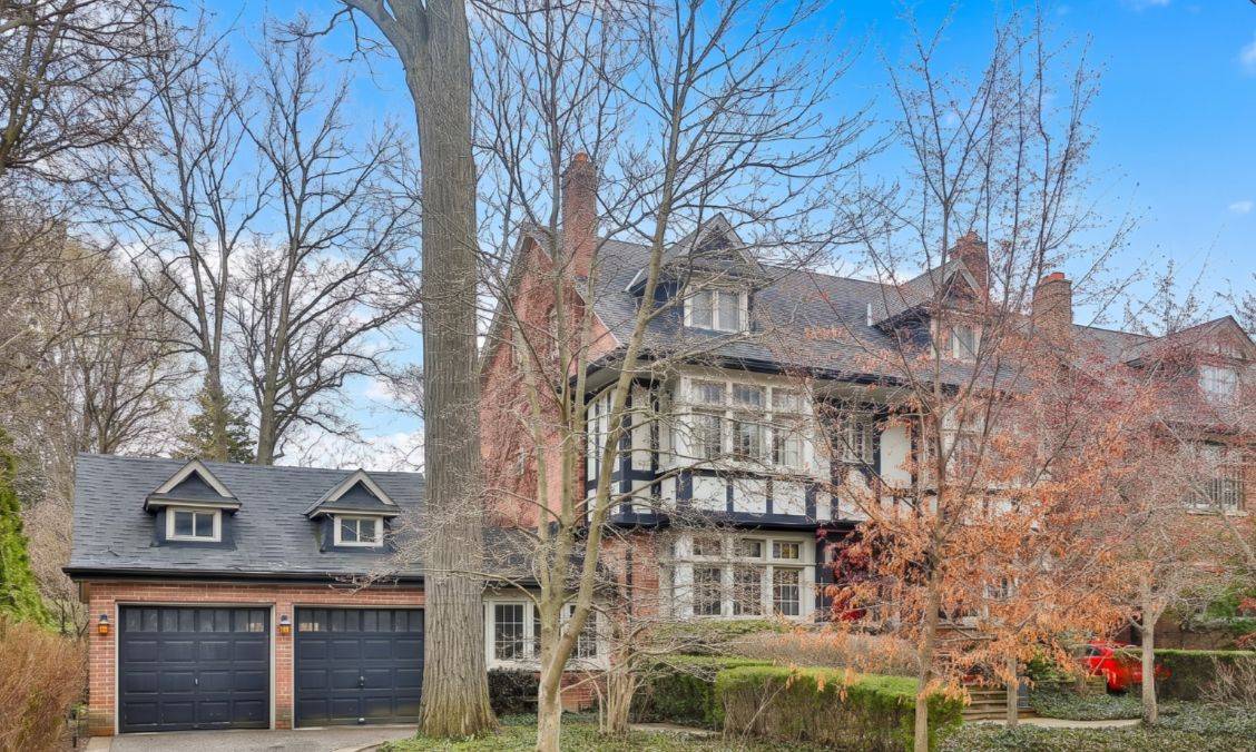 127 Roxborough DR, Toronto C09, ON M4W 1X5