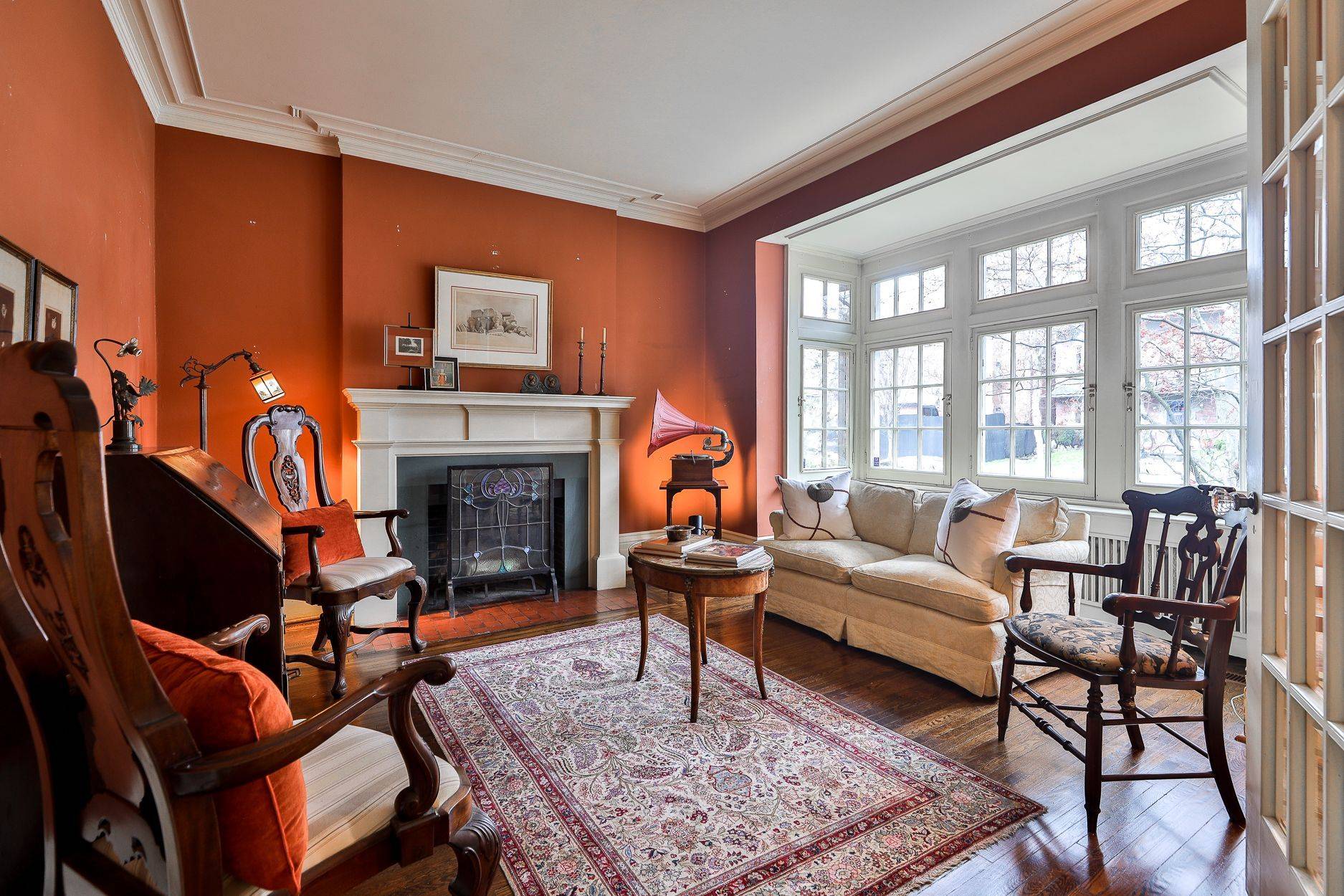 127 Roxborough DR, Toronto C09, ON M4W 1X5