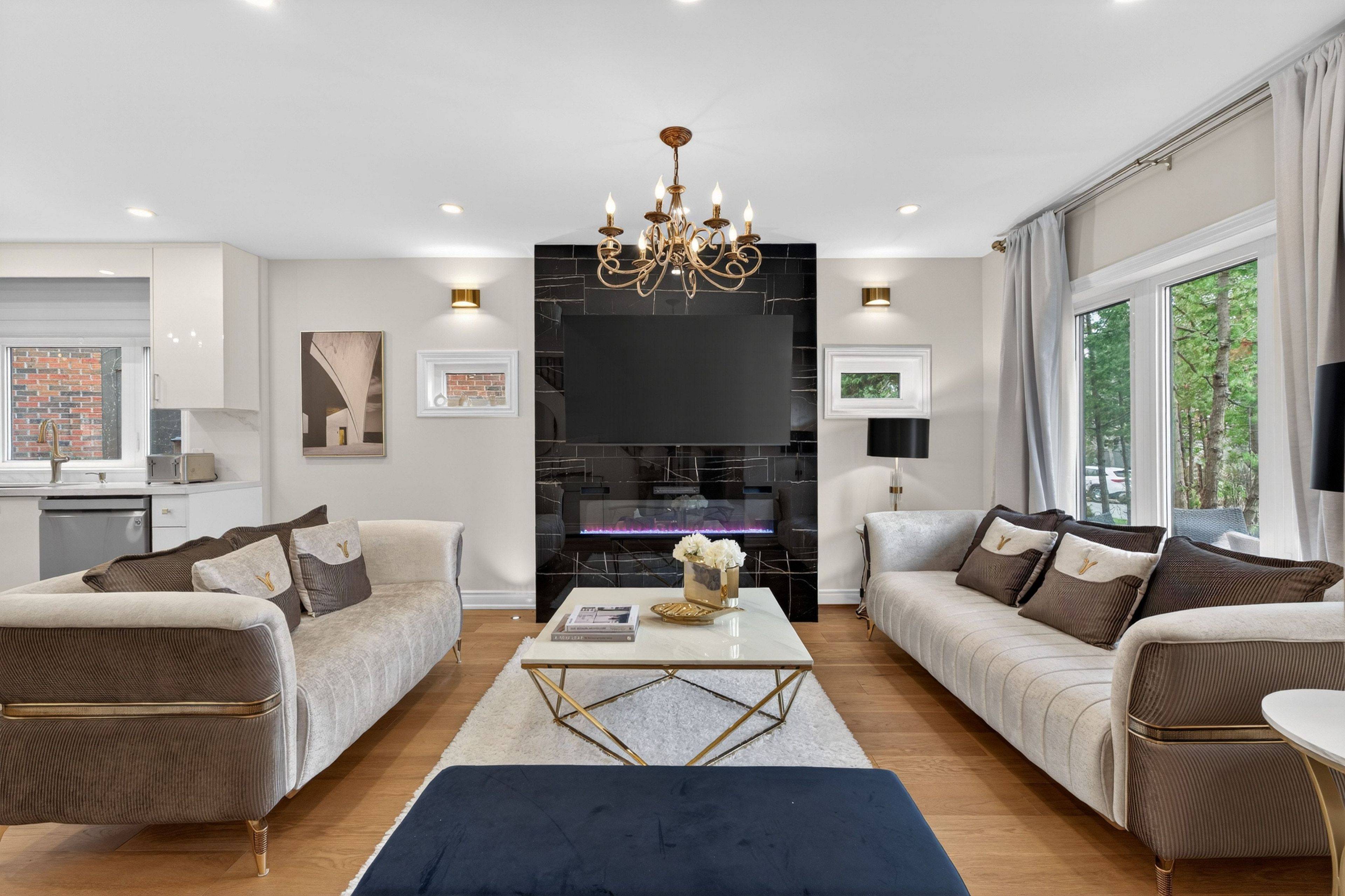 1 Wanless CRES, Toronto C04, ON M4N 3B6