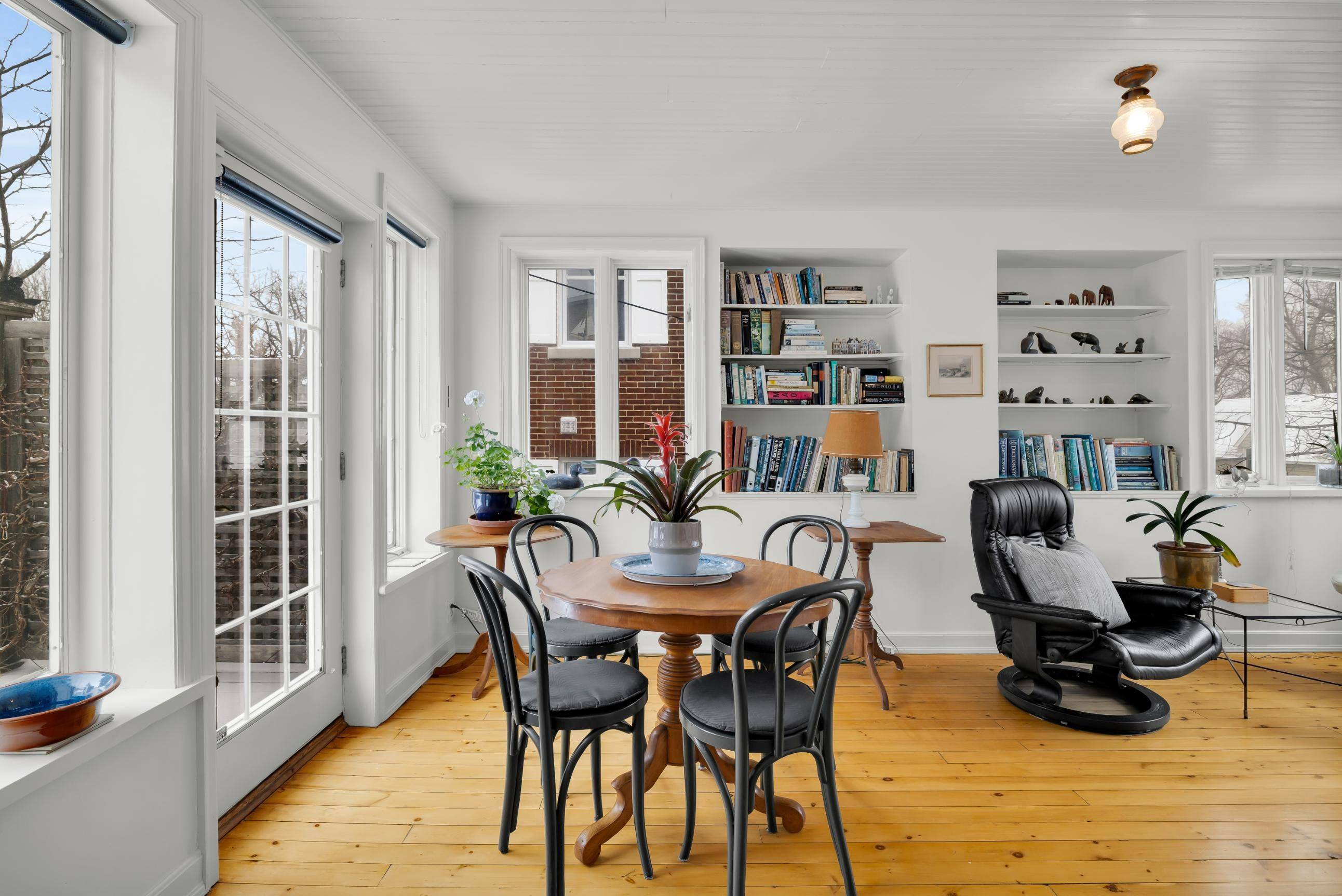 248 Old Irving PL, Dows Lake - Civic Hospital And Area, ON K1Y 2A1