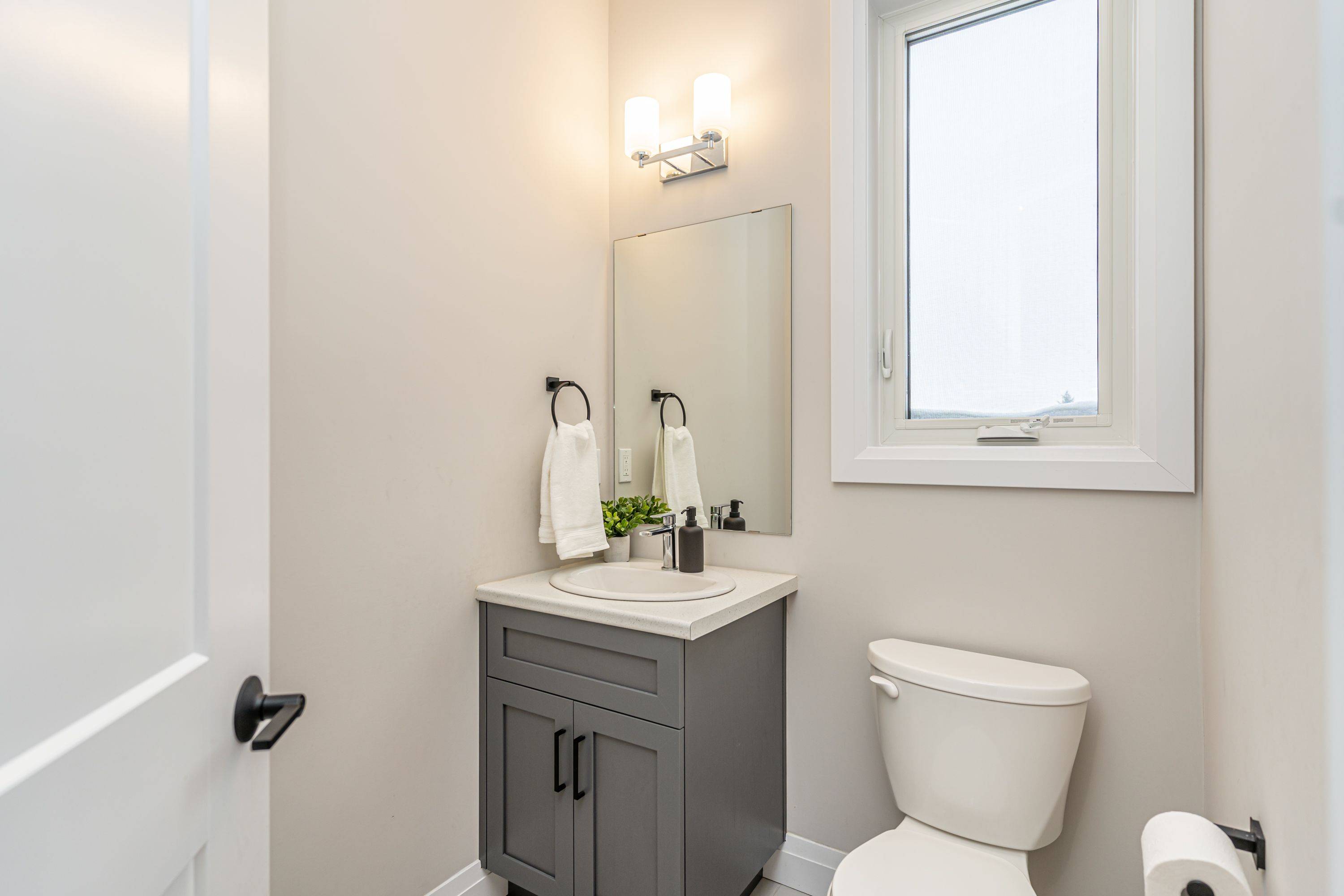 1 Tindall CRES, East Luther Grand Valley, ON L9W 7R9