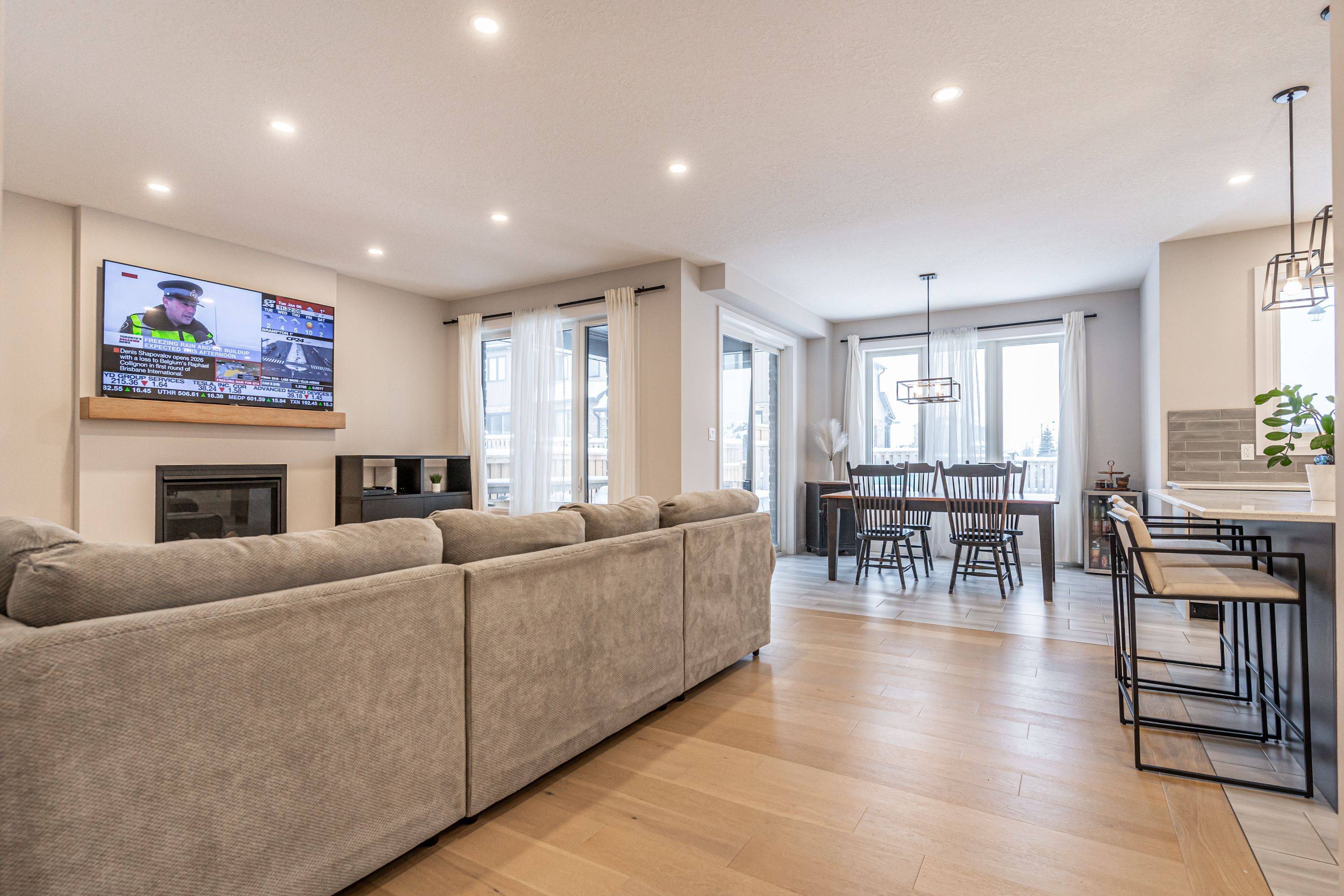 1 Tindall CRES, East Luther Grand Valley, ON L9W 7R9