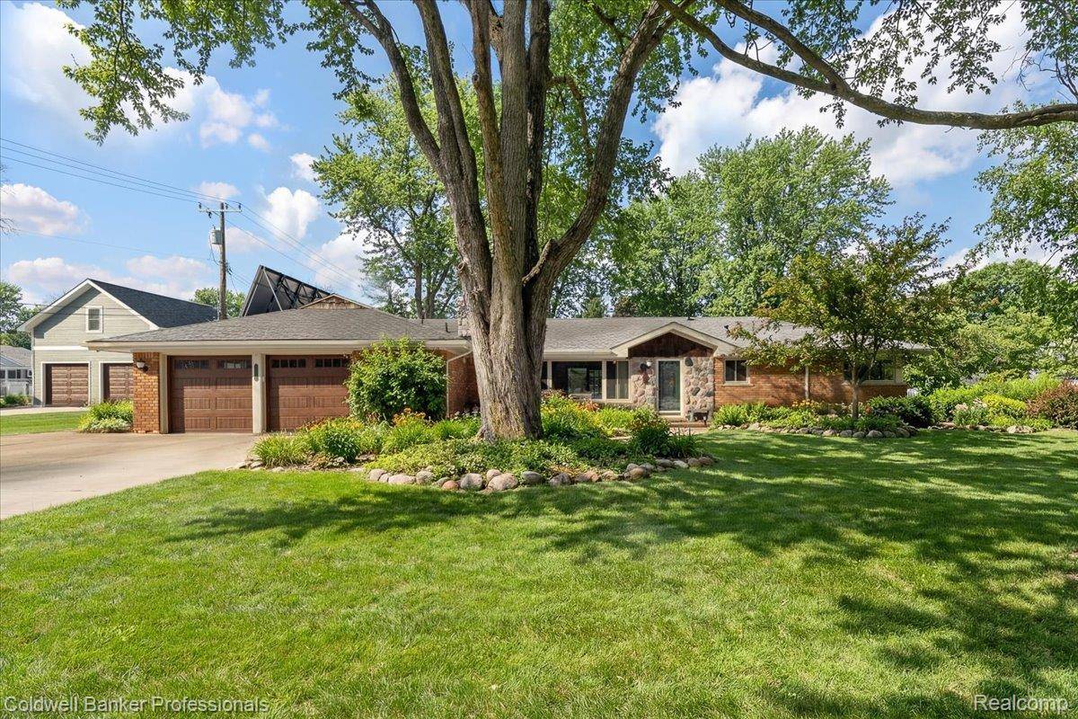 11547 McClumpha RD, Plymouth Charter Township, MI 48170