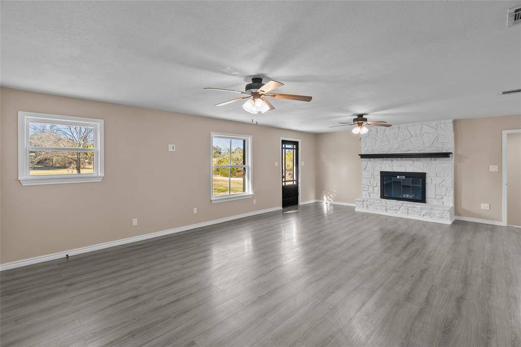 170 High Ridge Drive, Azle, TX 76020