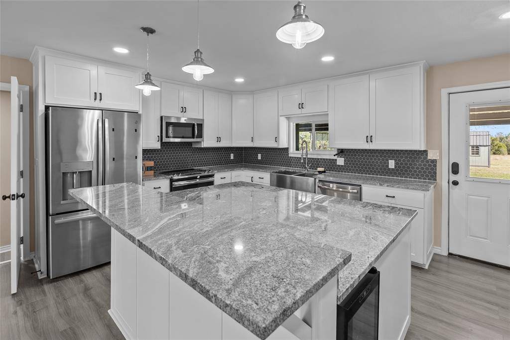 170 High Ridge Drive, Azle, TX 76020