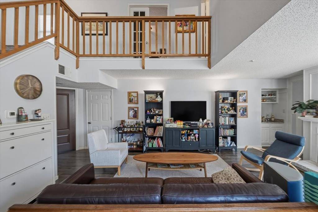 315 Stoneledge Drive, Irving, TX 75063