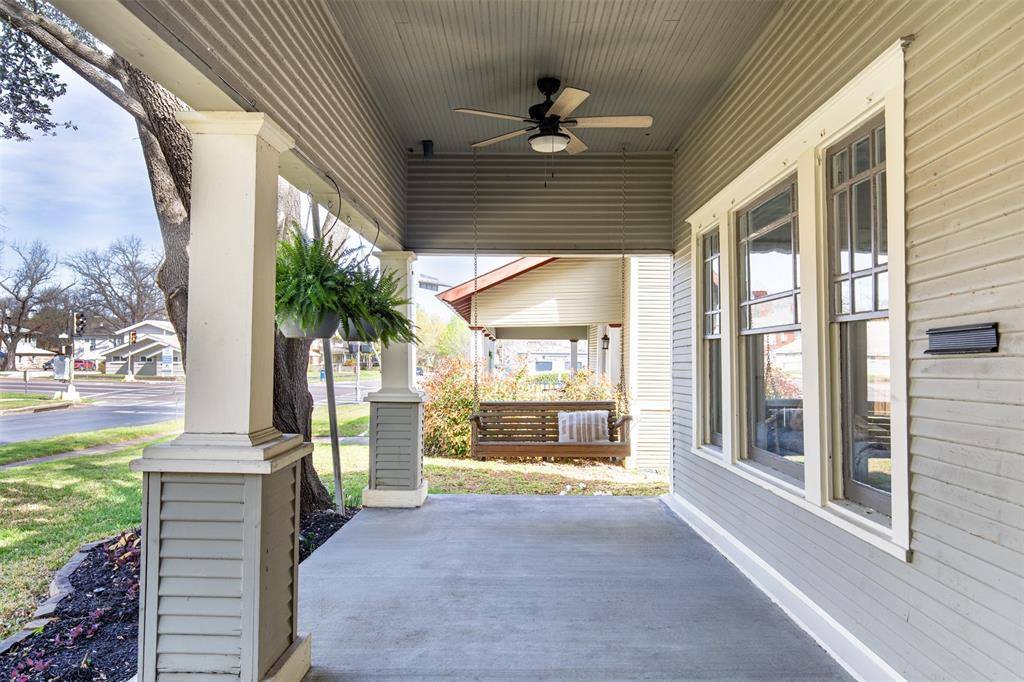 206 S Edgefield Avenue, Dallas, TX 75208