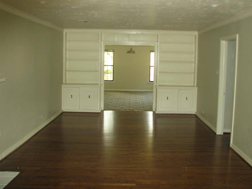 10943 DESDEMONA Drive, Dallas, TX 75228