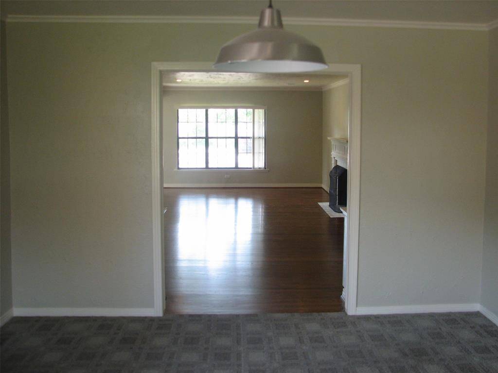 10943 DESDEMONA Drive, Dallas, TX 75228