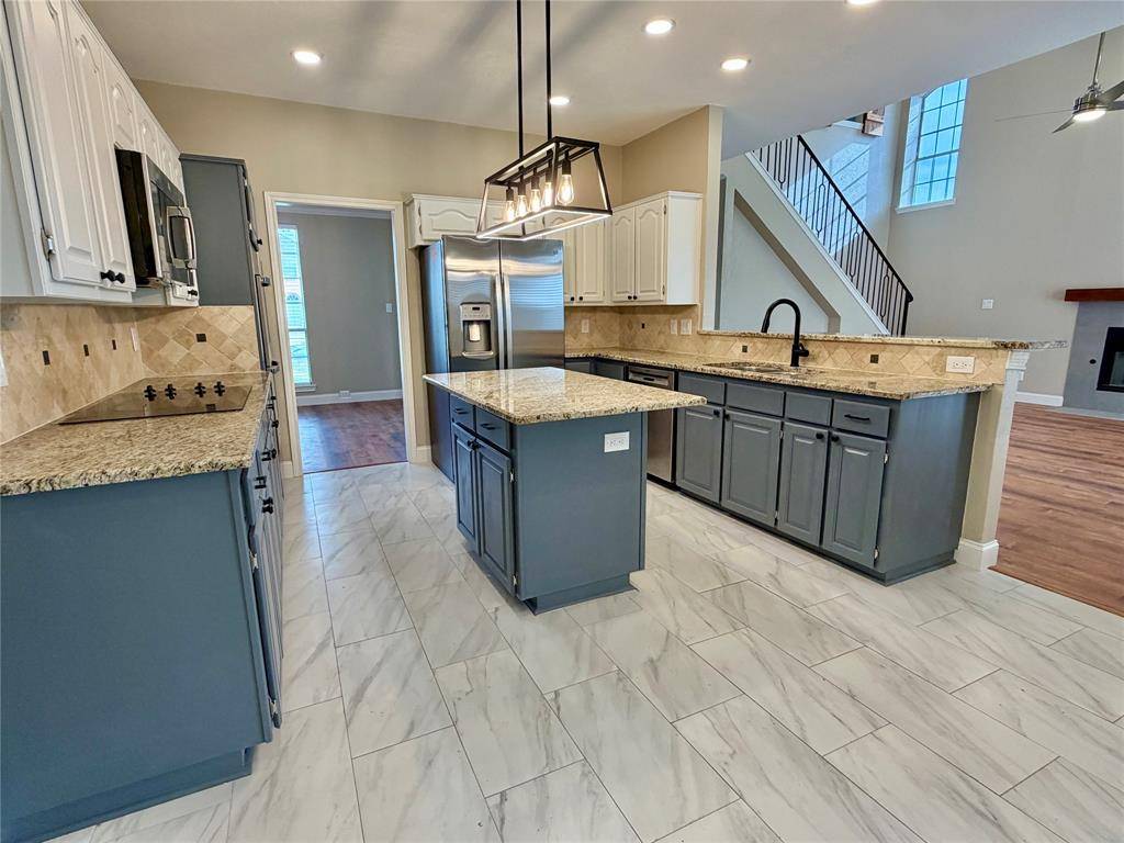 2112 Stonegate Drive, Carrollton, TX 75010