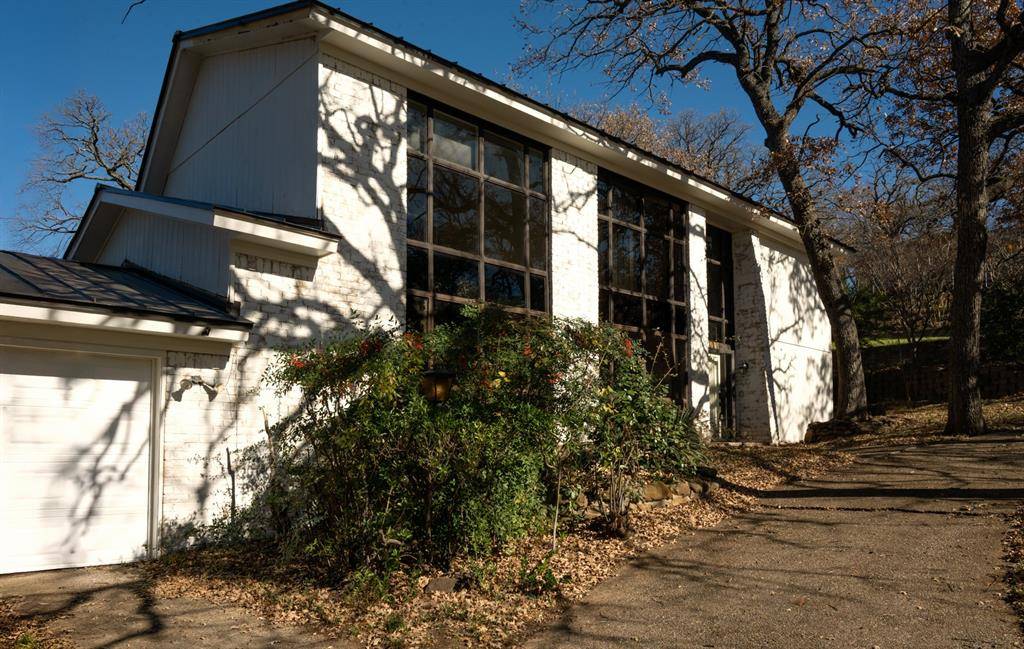 2001 Park Hill Drive, Arlington, TX 76012