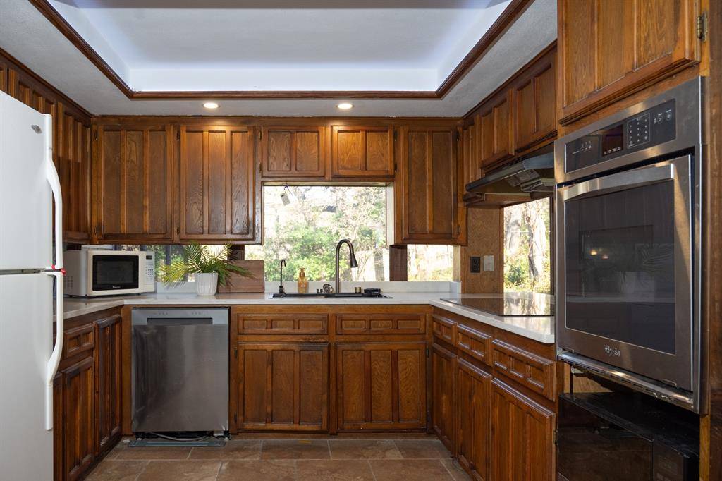 2001 Park Hill Drive, Arlington, TX 76012