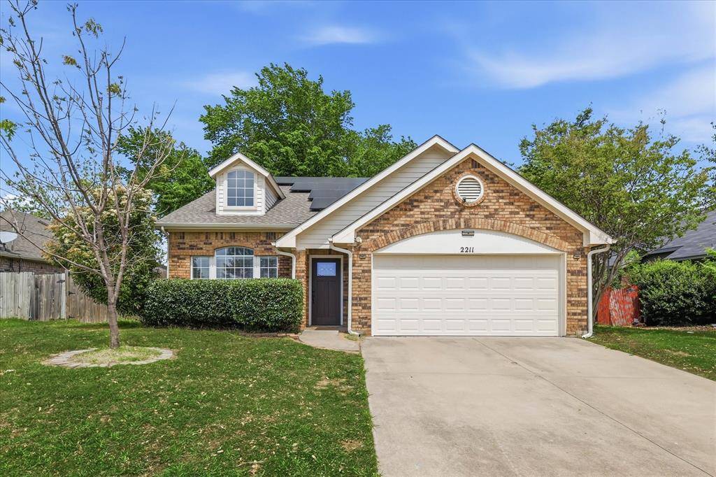 2211 Cromwell Drive, Arlington, TX 76018