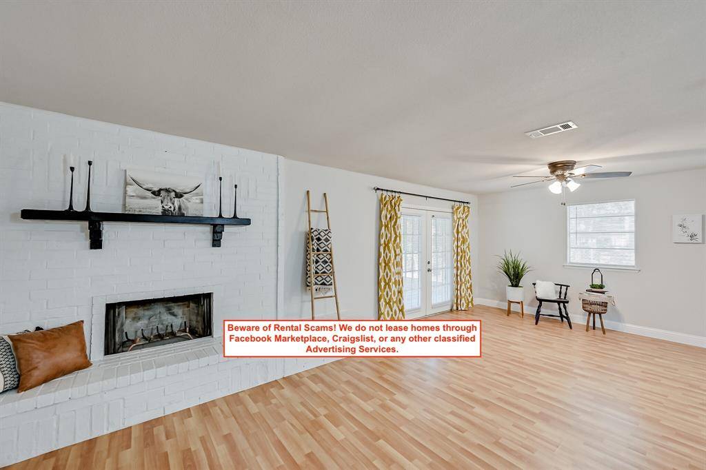 320 Gardenia Court, Burleson, TX 76028