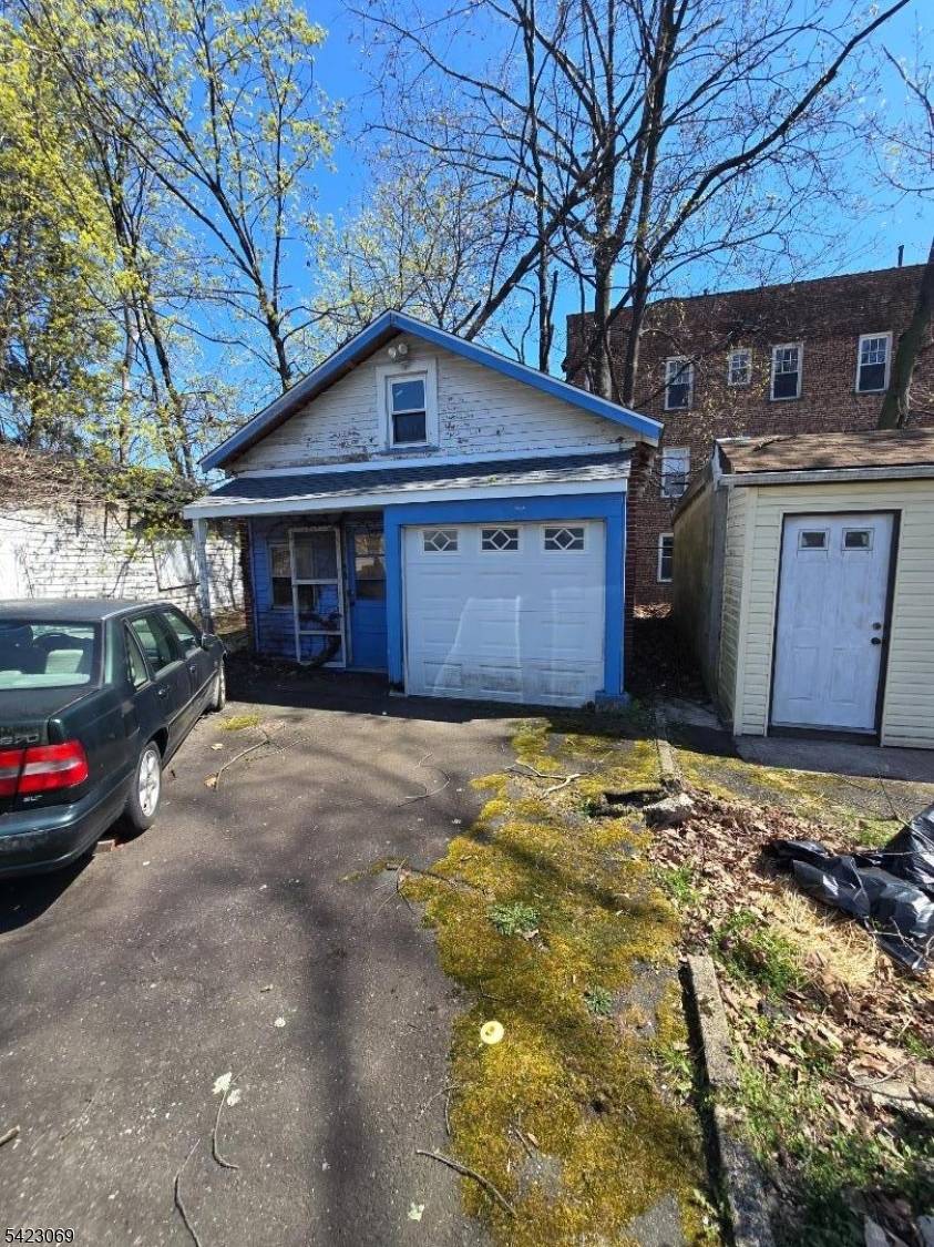 100 Coolidge St, Irvington Twp., NJ 07111