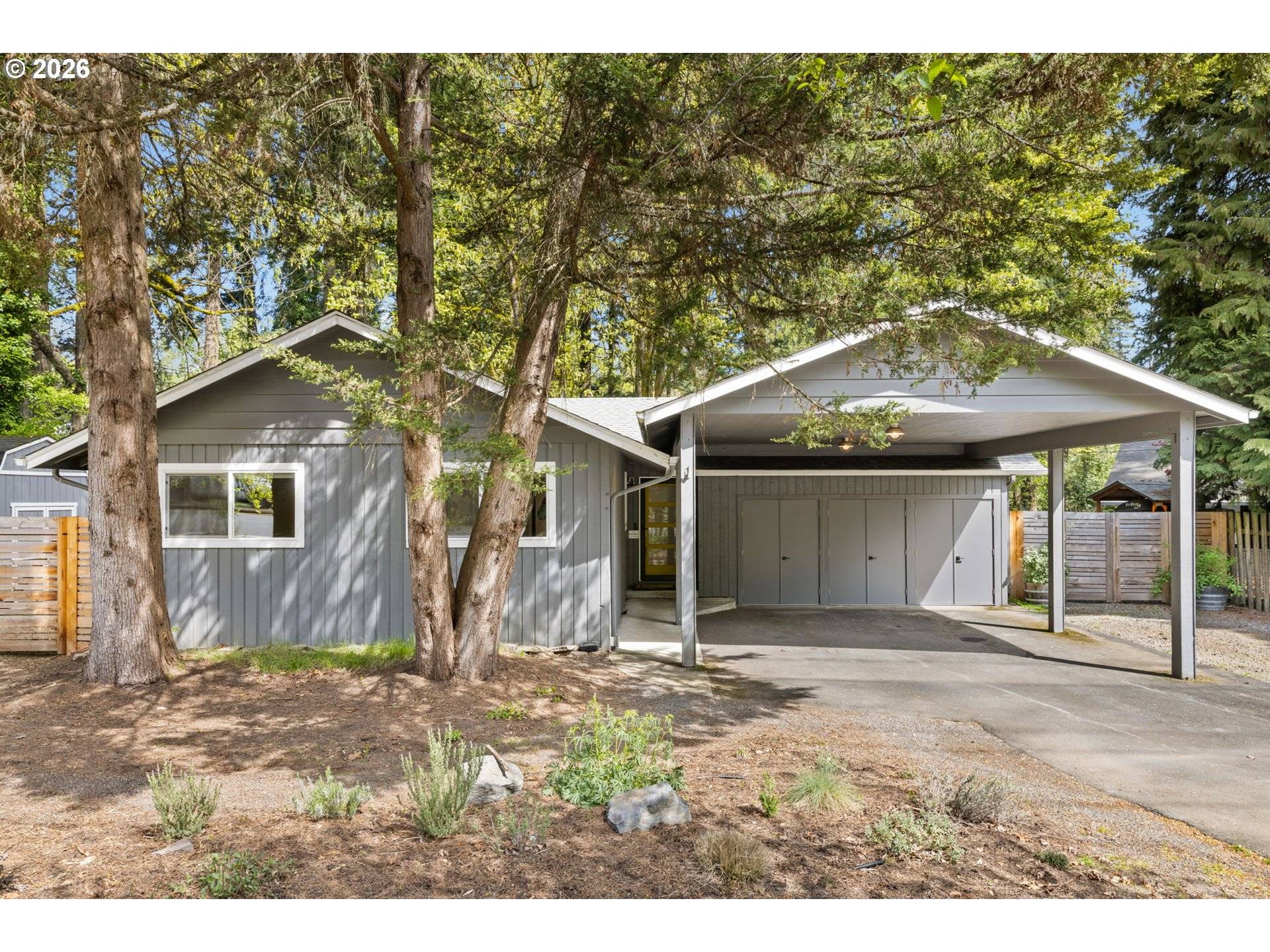 1899 COUNTRY CLUB RD, Lake Oswego, OR 97034