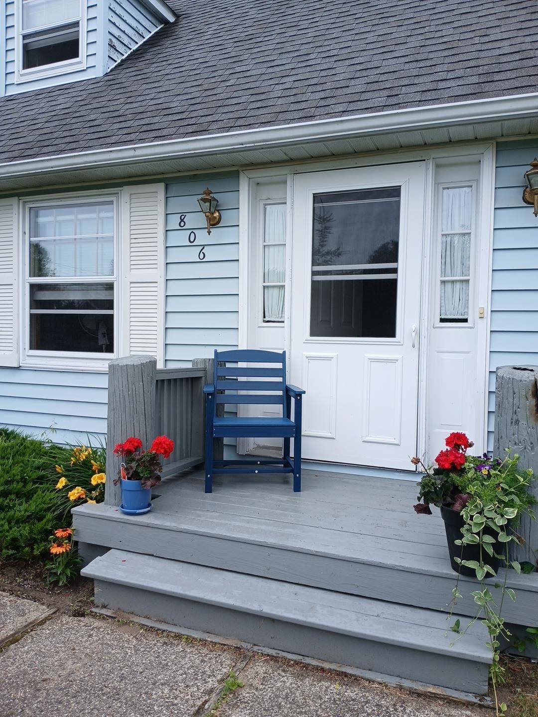 806 S Augres River DR, Au Gres Twp, MI 48703