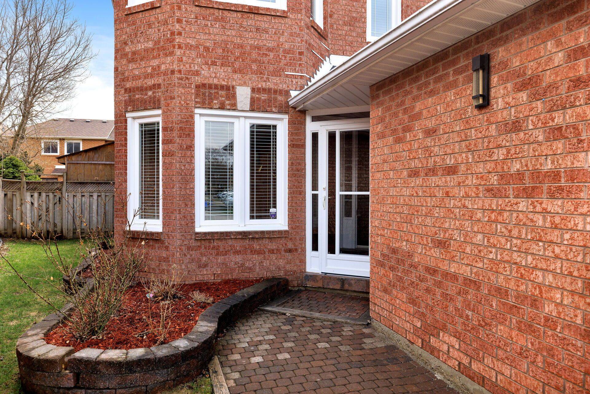 1539 Nipissing CT, Pickering, ON L1V 6T8