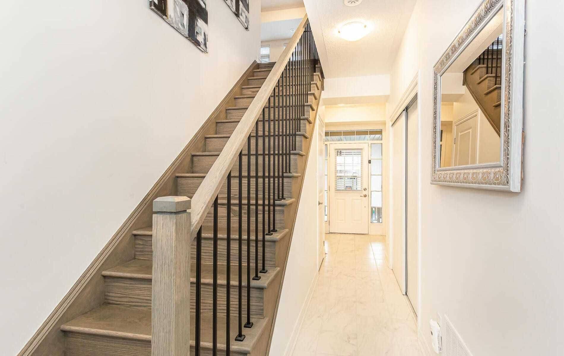 1186 Restivo LN, Milton, ON L9E 1N8