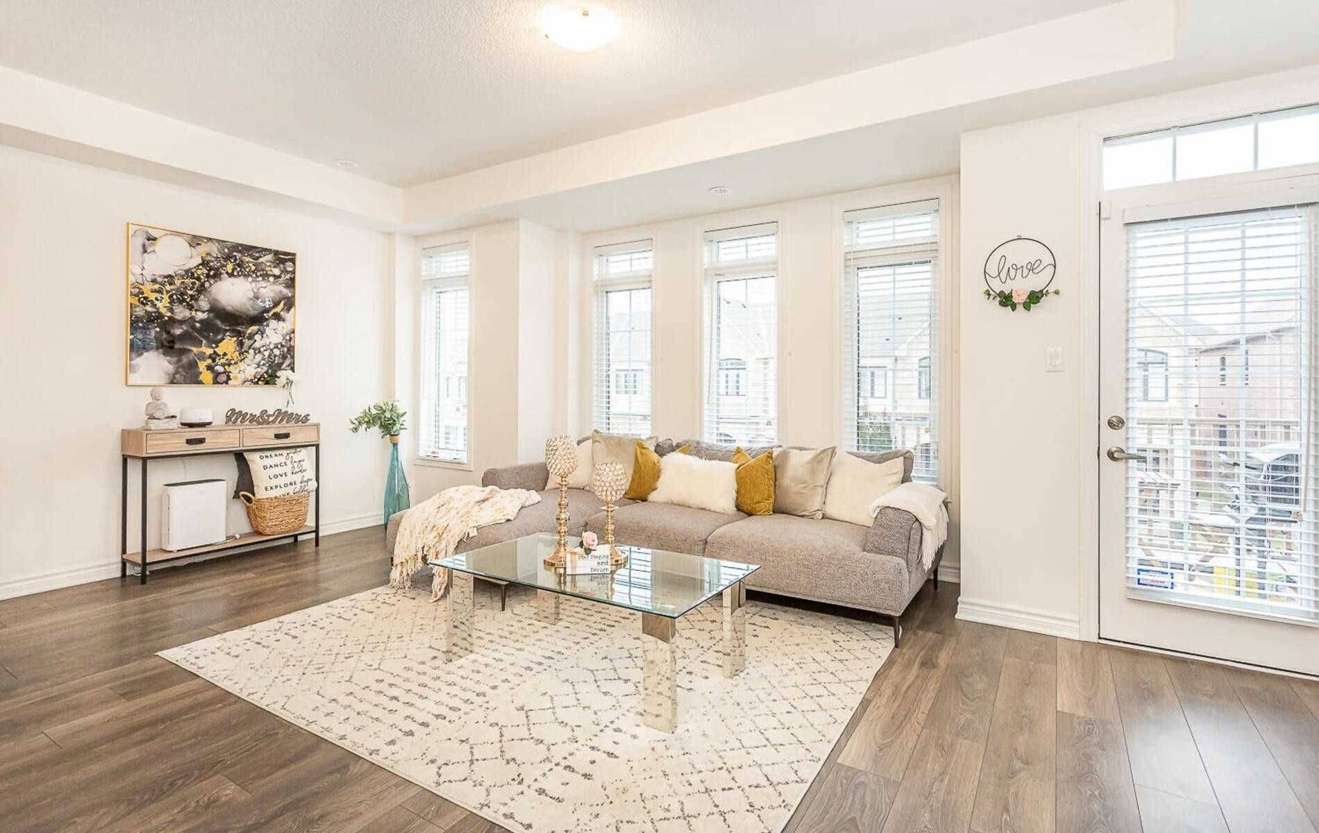 1186 Restivo LN, Milton, ON L9E 1N8