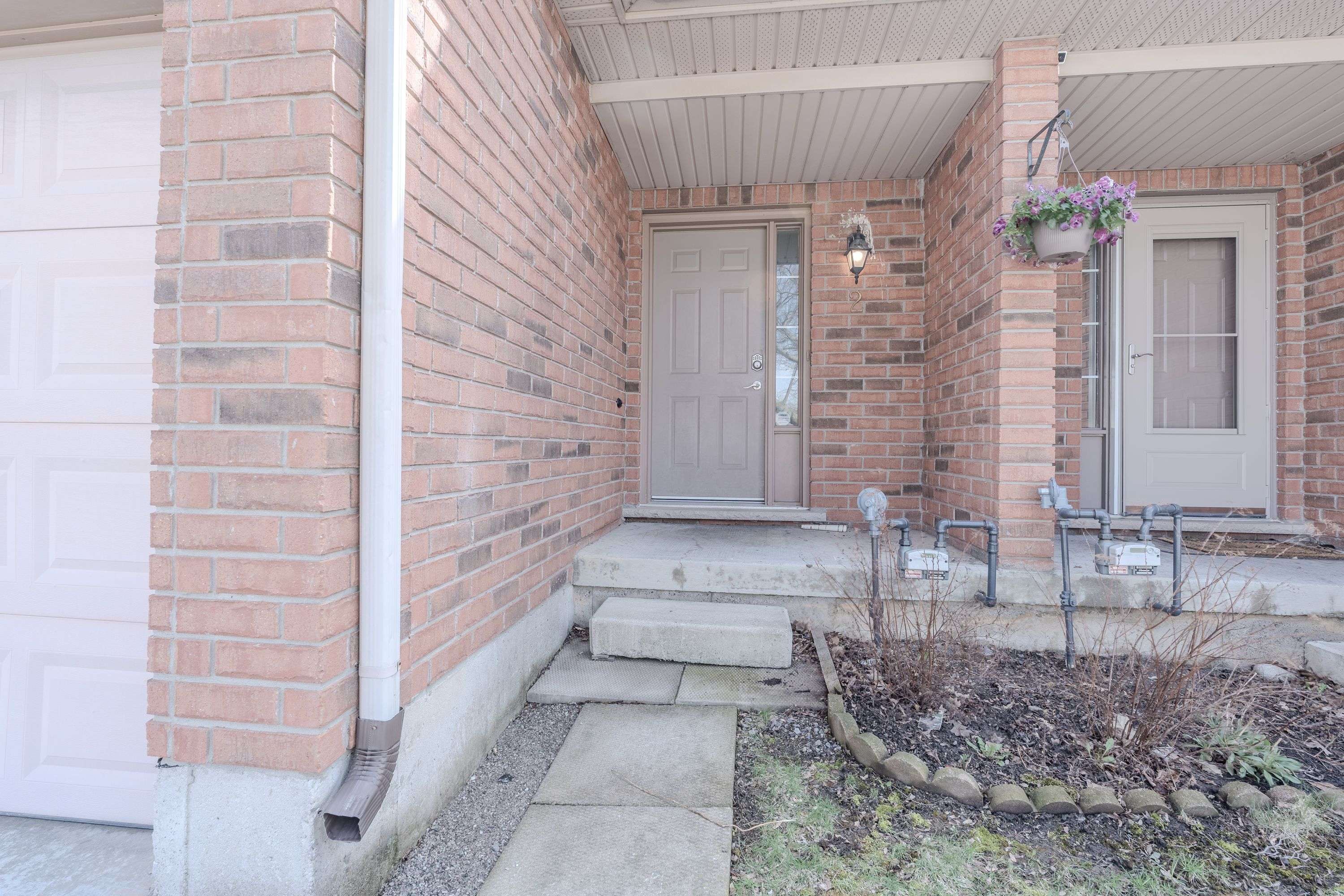 171 HIGHBURY DR #2, Hamilton, ON L8J 3Y9