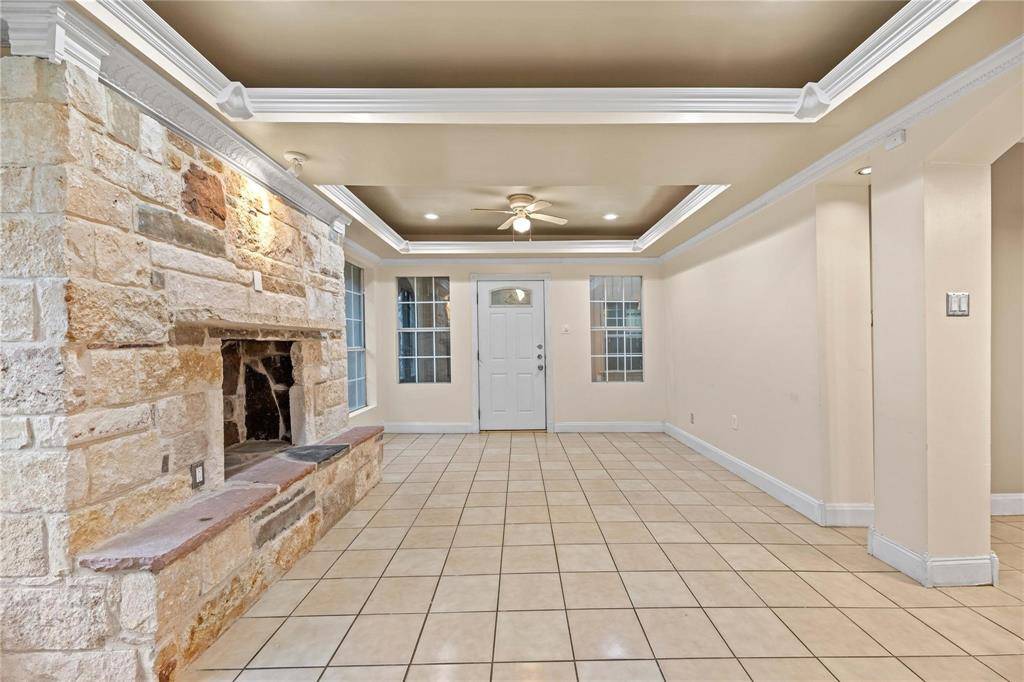 606 W Pembroke Avenue, Dallas, TX 75208