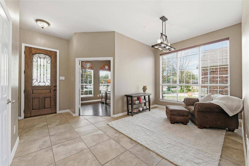 1211 Golf Club Drive, Lantana, TX 76226