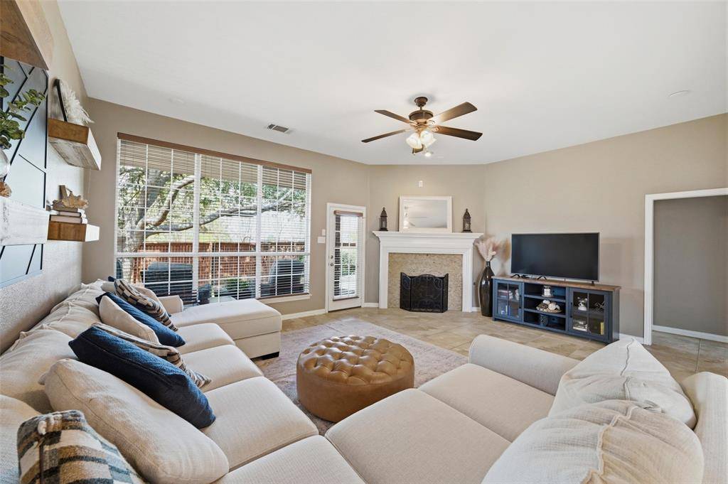 1211 Golf Club Drive, Lantana, TX 76226